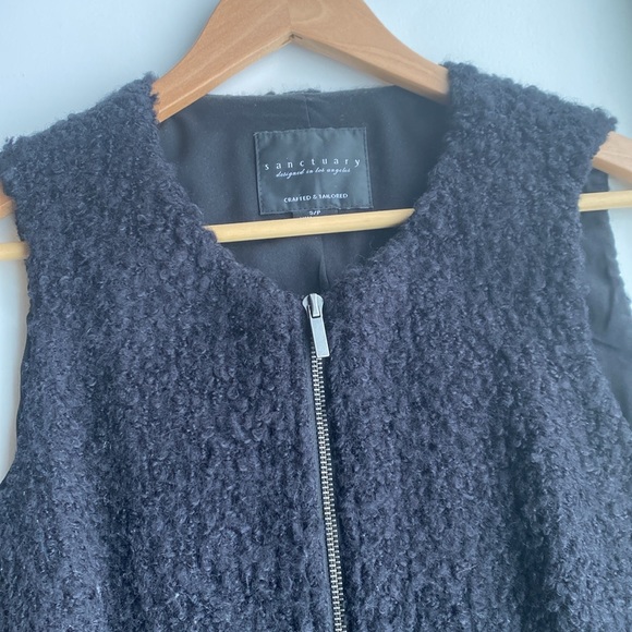 Black sweater vest - Picture 2 of 7